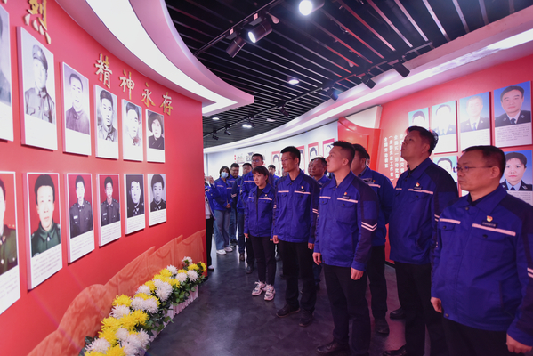 濟南地鐵9號線項目開展黨建聯建活動 (2).jpg