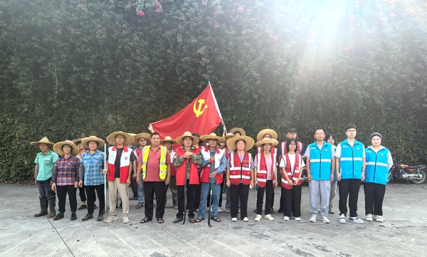 開展音樂會主會場沿線道路清掃行動——南方公司 逯世朝攝(1).jpg